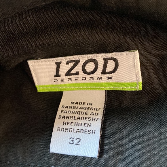 IZOD - XFG Perform X - Size W32 Black Cargo Golf, Sailing Shorts - Picture 6 of 7